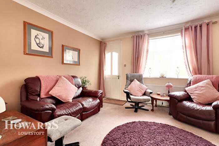 3 Bedroom Terraced House For Sale In Ashley Downs, Lowestoft, NR32