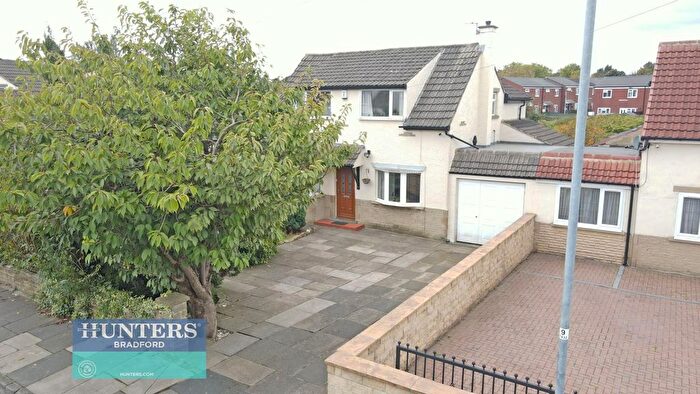 4 Bedroom Link Detached House For Sale In Tyersal Court, Tyersal, Bradford, West Yorkshire, BD4