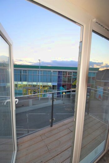 2 Bedroom Flat To Rent In Perrymans Farm Road, Ilford, IG2