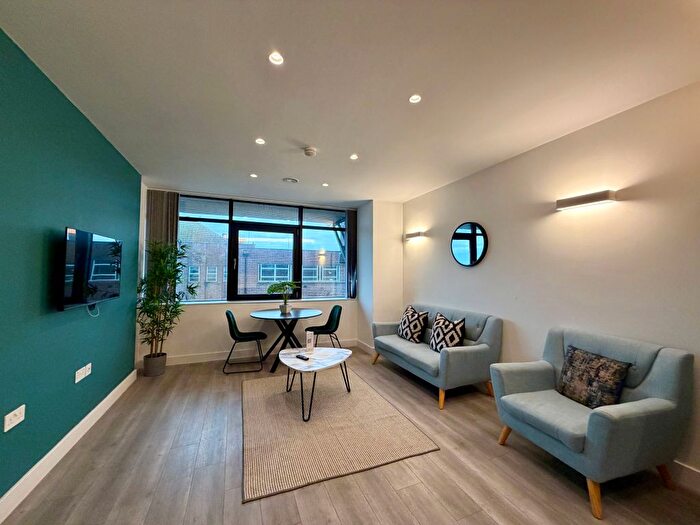 1 Bedroom Flat To Rent In Harlequin Avenue, Brentford, TW8