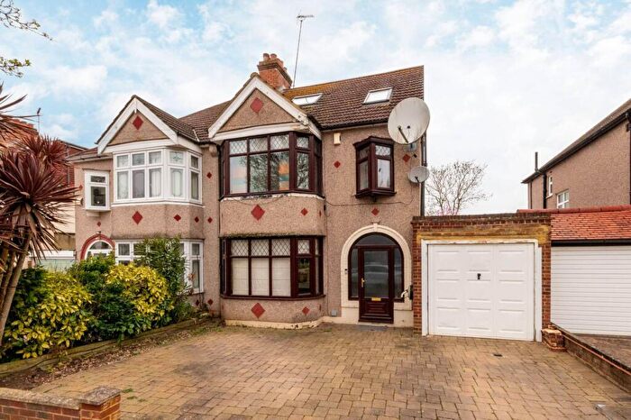 4 Bedroom Semi-Detached House To Rent In Hill Crescent, Worcester Park, KT4