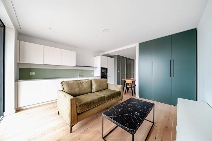 Studio To Rent In Peninsula Gardens, Pilot Walk, Lower Riverside, Greenwich Peninsula, SE10