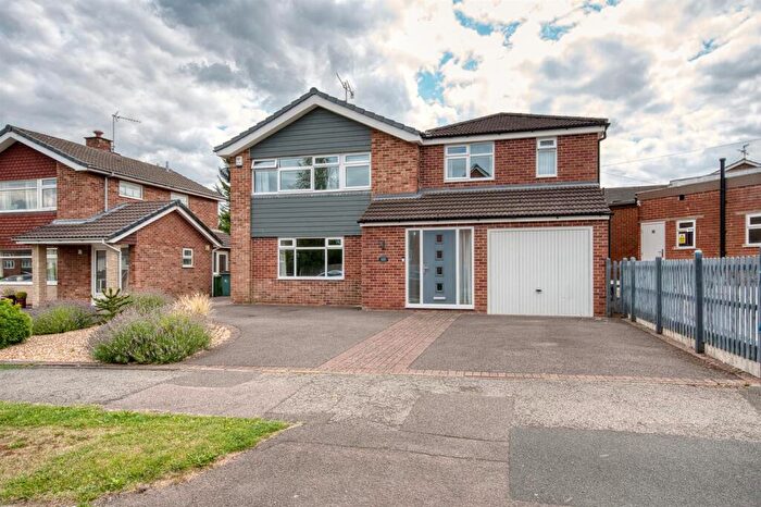 5 Bedroom Detached House For Sale In Hall Farm Road, Duffield, DE56
