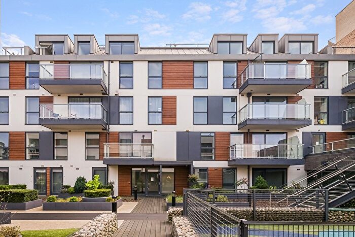 2 Bedroom Flat To Rent In Stylus Place, Hayes, UB3