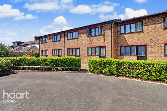 1 Bedroom Apartment For Sale In Ley Street, Ilford, IG1