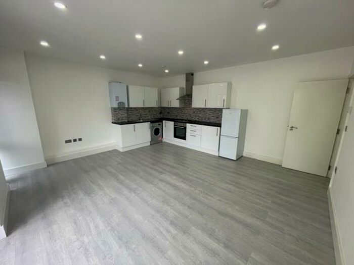 1 Bedroom Flat To Rent In Southend On Sea, Essex, SS1
