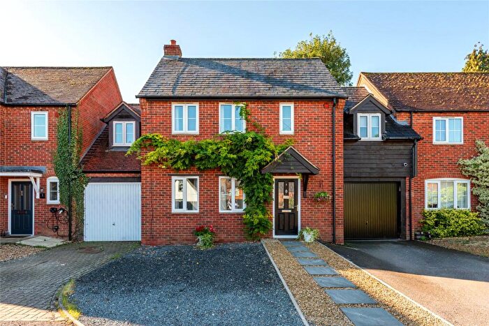 4 Bedroom Link Detached House For Sale In Pinfold Yard, Main Street, Tingewick, Buckinghamshire, MK18
