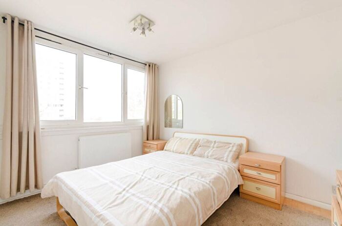 3 Bedroom Flat To Rent In Burritt Road, Kingston, Kingston Upon Thames, KT1