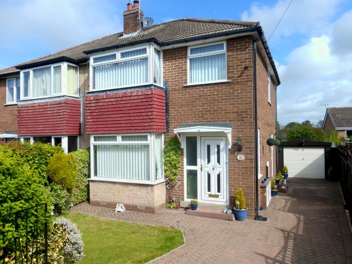 3 Bedroom Semi-Detached House To Rent In Meadow Croft, Harrogate, HG1