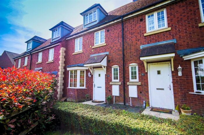 4 Bedroom Terraced House To Rent In Parsons Close, Dursley, GL11