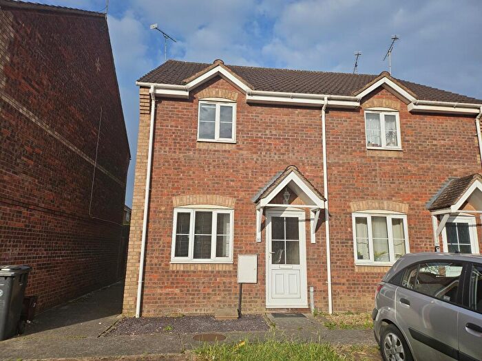 2 Bedroom House To Rent In Yeovil, BA20