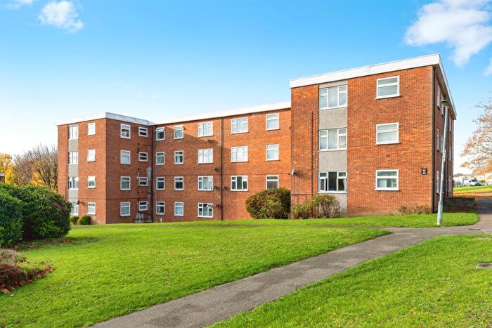 2 Bedroom Flat For Sale In Swanstand, Letchworth Garden City, SG6