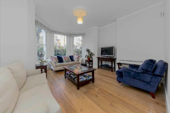 2 Bedroom Flat To Rent In Muswell Hill Road, London, N10