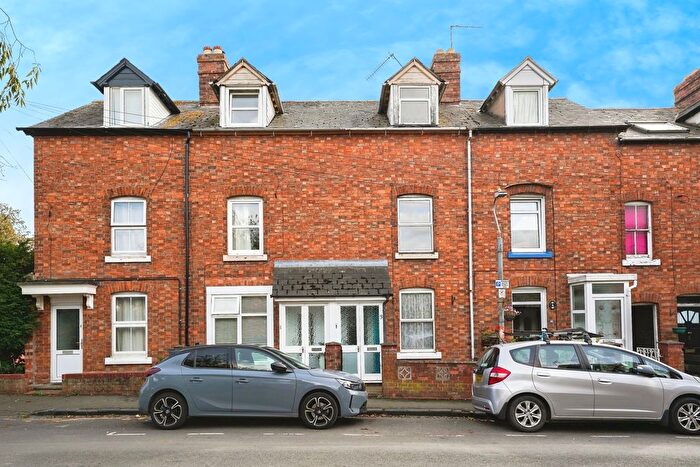 3 Bedroom Terraced House For Sale In Boat Lane, Evesham, Worcestershire, WR11