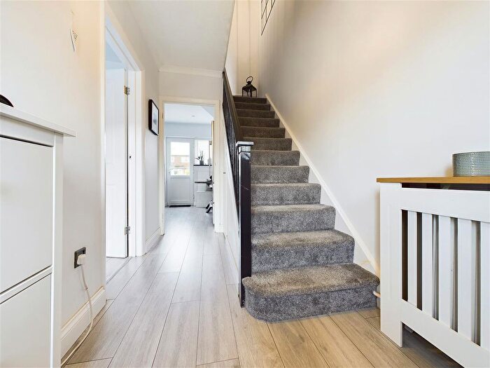 3 Bedroom Terraced House For Sale In Gloucester Avenue, Chelmsford, CM2