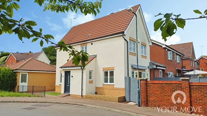 3 Bedroom Link Detached House For Sale In Maritime Gate, Gravesend, Kent, DA11