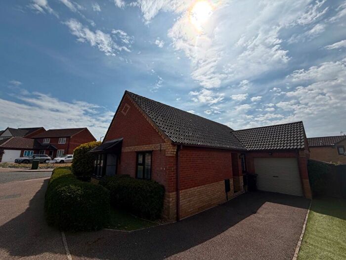 3 Bedroom Bungalow To Rent In Wren Close, Thurston, Bury St. Edmunds, Suffolk, IP31