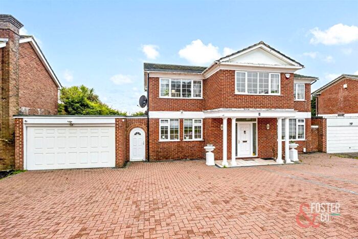 4 Bedroom Detached House For Sale In Ash Close, Hove, BN3