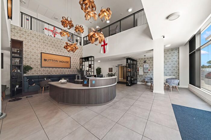 2 Bedroom Flat For Sale In Spinning Wheel Way, Hackbridge, SM6