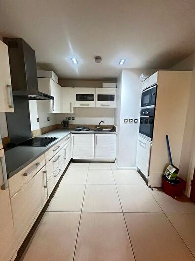2 Bedroom Flat To Rent In City Tower, Limeharbour, Crossharbour, South Quay, Canary Wharf, London, E14