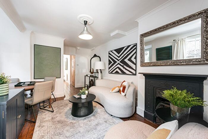 2 Bedroom Maisonette For Sale In Wingford Road, SW2