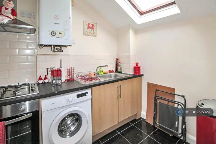 1 Bedroom Flat To Rent In Whetstone Lane, Birkenhead, CH41