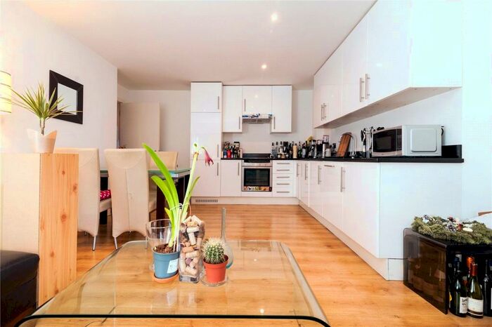 2 Bedroom Apartment To Rent In Eagle Court, Britton Street, London, EC1M