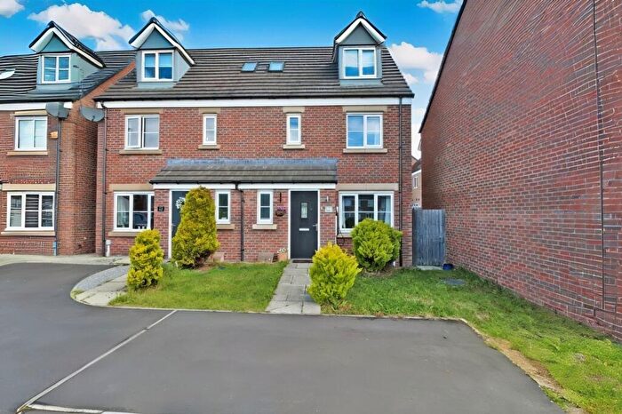 4 Bedroom Semi-Detached House For Sale In Halton Grove, Blyth, NE24