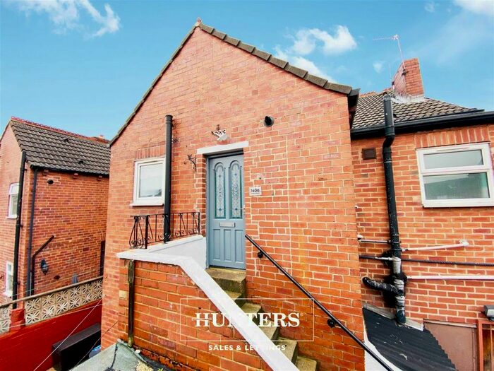2 Bedroom Flat To Rent In Glebe Street, Castleford, WF10