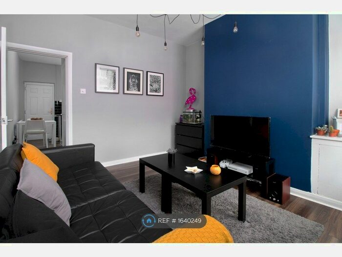 2 Bedroom Terraced House To Rent In Thornfield Street, Salford, M5