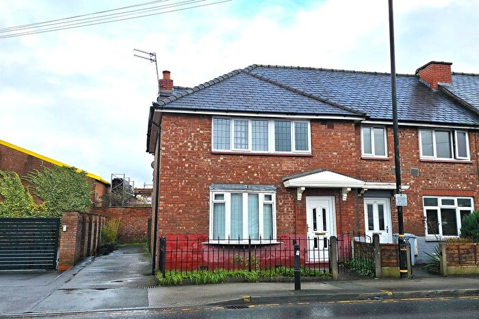 2 Bedroom End Terrace House For Sale In Oakfield Road, Altrincham, WA15