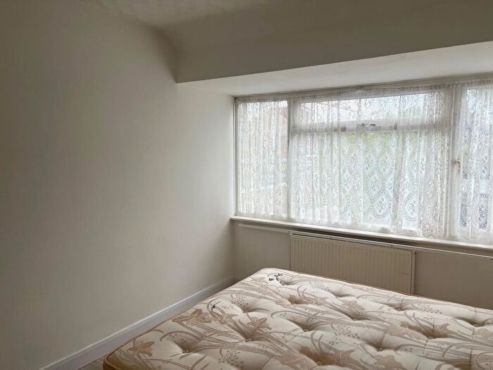 4 Bedroom Semi-Detached House To Rent In George V Way, Greenford, Greater London, UB6