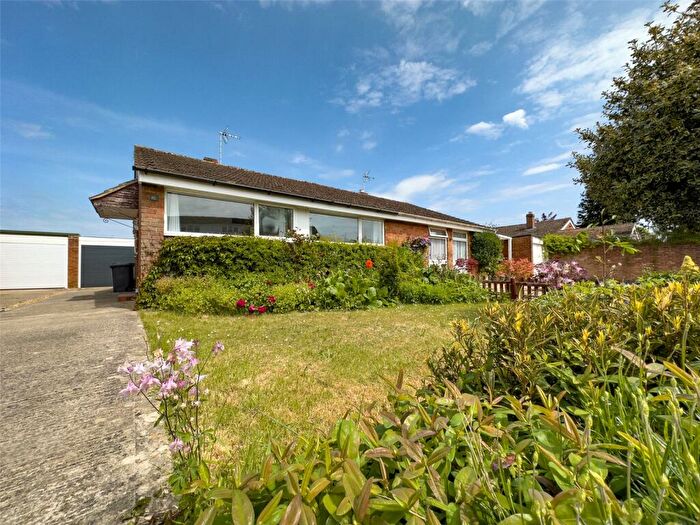 2 Bedroom Bungalow For Sale In Wenrisc Drive, Minster Lovell, Witney, Oxfordshire, OX29
