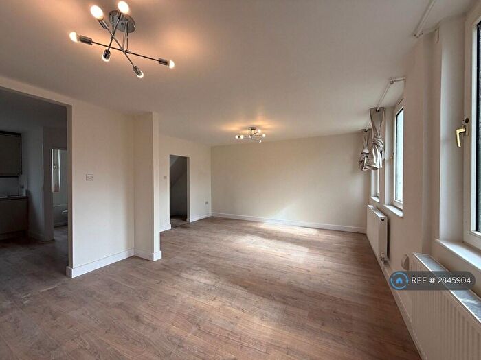 3 Bedroom Maisonette To Rent In Marlbury, London, NW8