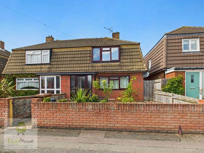 3 Bedroom Semi-Detached House To Rent In Trevale Road, Rochester, ME1