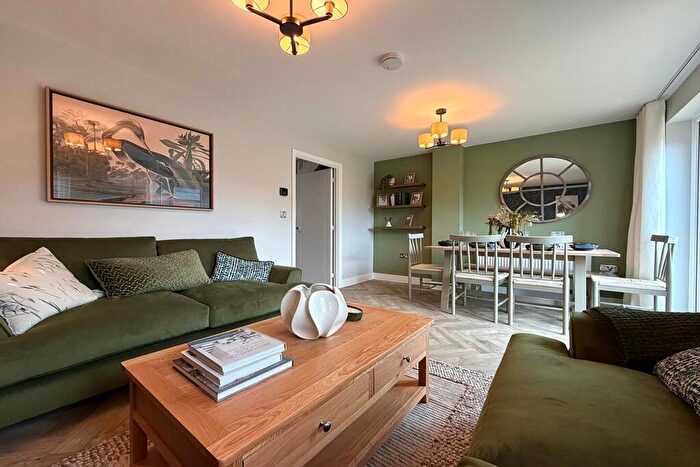 4 Bedroom End Of Terrace House For Sale In Thorpe Close, Bordon, Hampshire, GU35