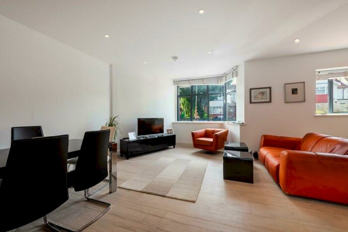2 Bedroom Apartment To Rent In Middleton Road, Golders Green, NW11
