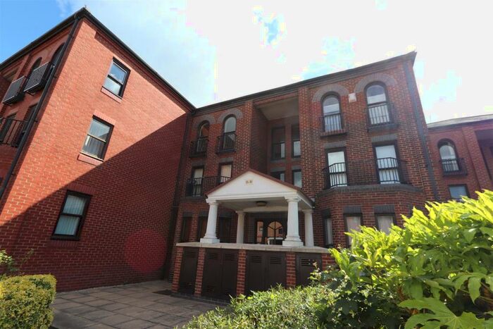 2 Bedroom Flat To Rent In Marks Court, Southend On Sea, SS1