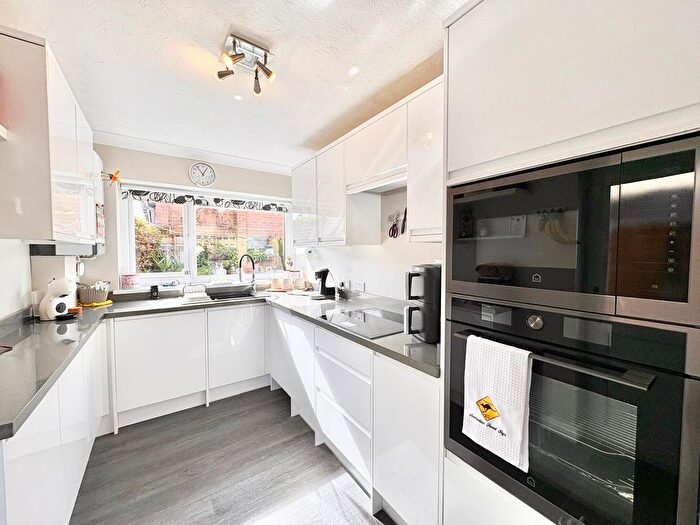 2 Bedroom Flat To Rent In Jubilee Road, Waterlooville, PO7