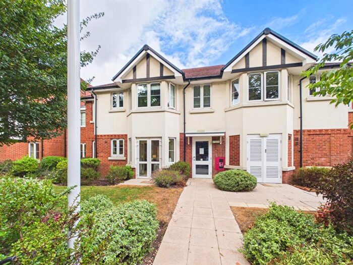 1 Bedroom Flat For Sale In Addington Road, South Croydon, CR2