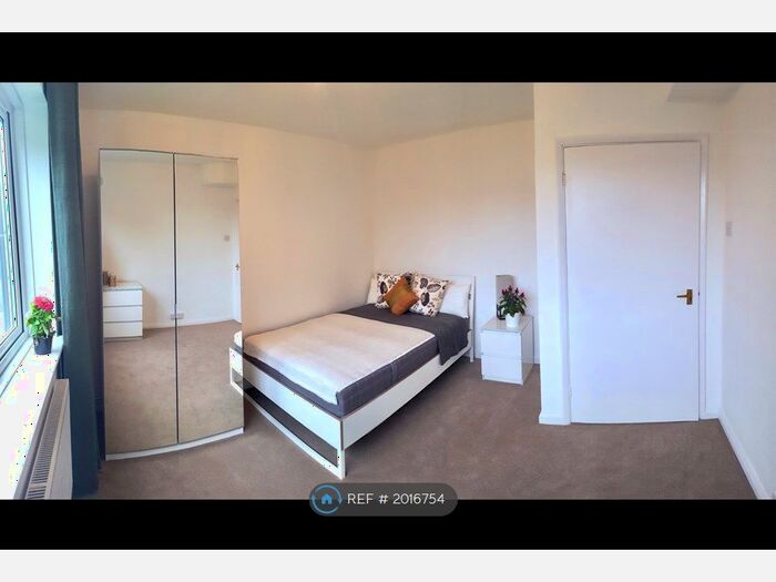 2 Bedroom Flat To Rent In Christchurch Way, London, SE10