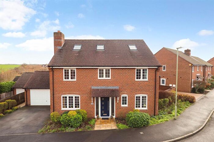 6 Bedroom Detached House For Sale In Ryeland Way, Andover, SP11