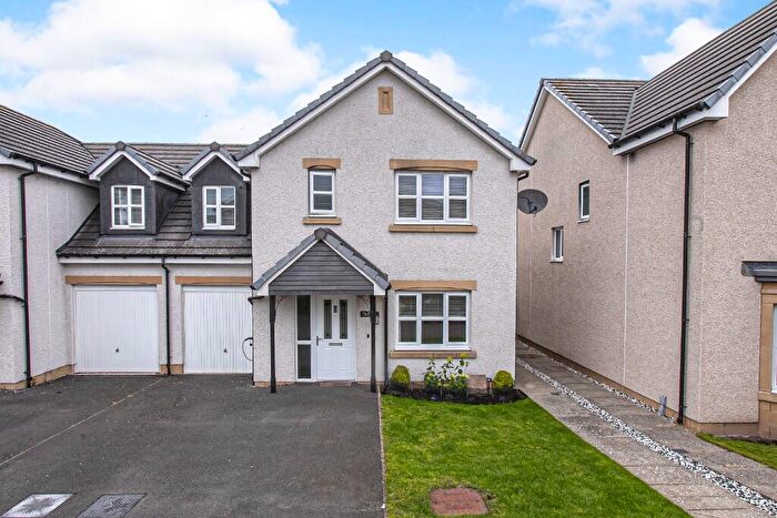 3 Bedroom Semi-Detached House To Rent In William Lane, Cowdenbeath, Fife, KY4
