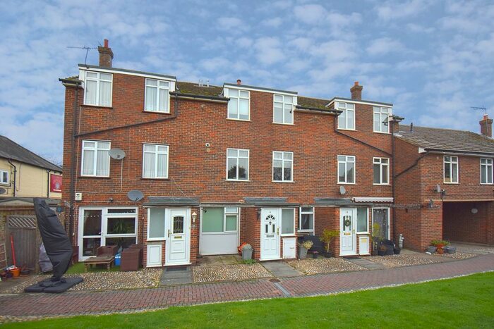 3 Bedroom Flat To Rent In Main Road, Crockenhill, Swanley BR8