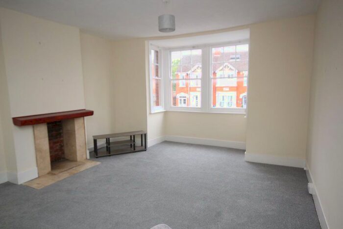 2 Bedroom Flat To Rent In Ongar Road, Brentwood, CM15