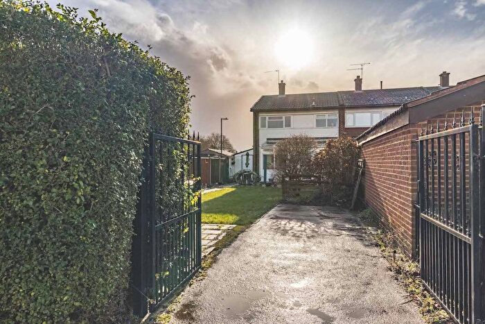3 Bedroom Terraced House For Sale In Humber Way, Langley, SL3