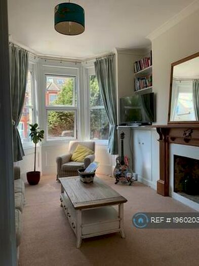 2 Bedroom Maisonette To Rent In Crescent Road, Ramsgate, CT11