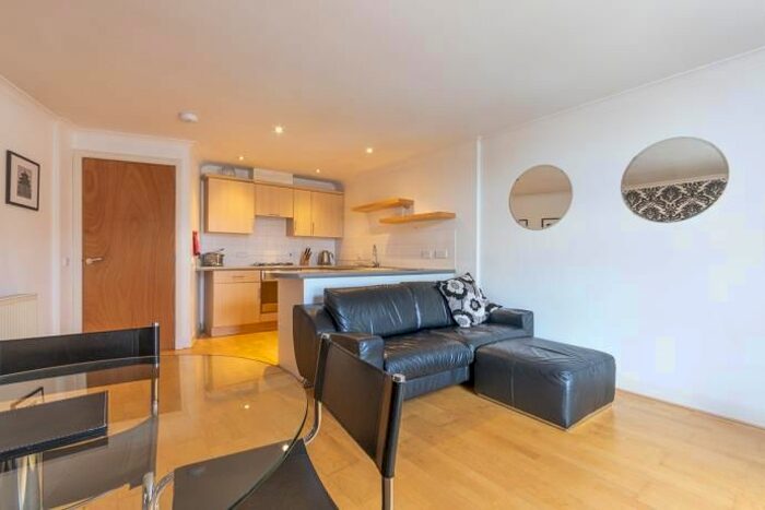 2 Bedroom Flat To Rent In Water Street, Edinburgh, EH6