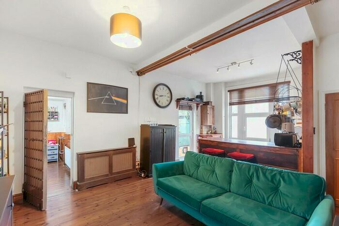 1 Bedroom Flat To Rent In Crofton Road, SE5