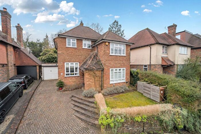 4 Bedroom Detached House For Sale In High View Road, Onslow Village, Guildford, GU2